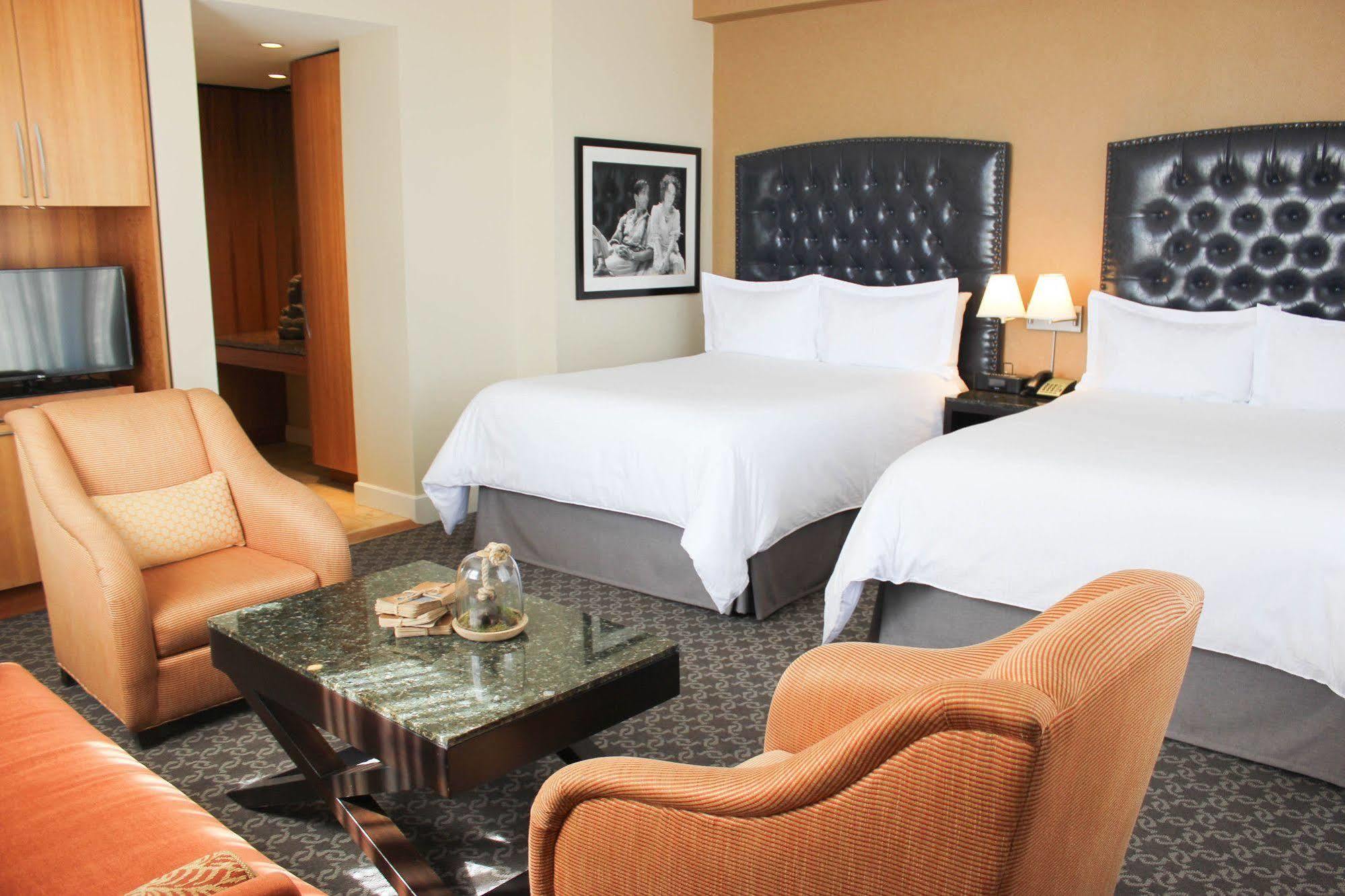 Hotel Teatro Denver Bagian luar foto